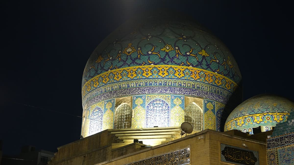 جامع الحيدر خانة , شارع الرشيد