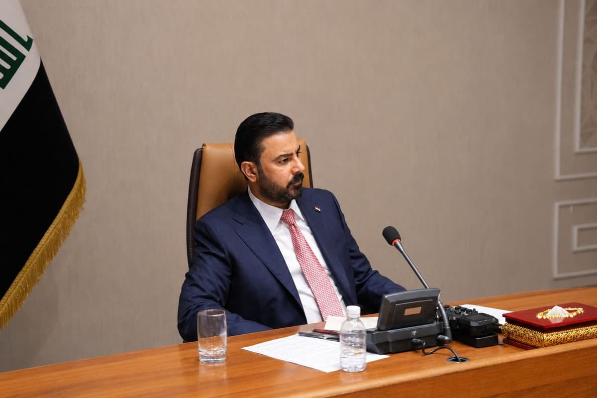 الزيدي يطلق أخطر مراجعة اقتصادية: لا يمكن للعراق البقاء رهينة النفط.. وأزيلوا صور المسؤولين من الدوائر فوراً