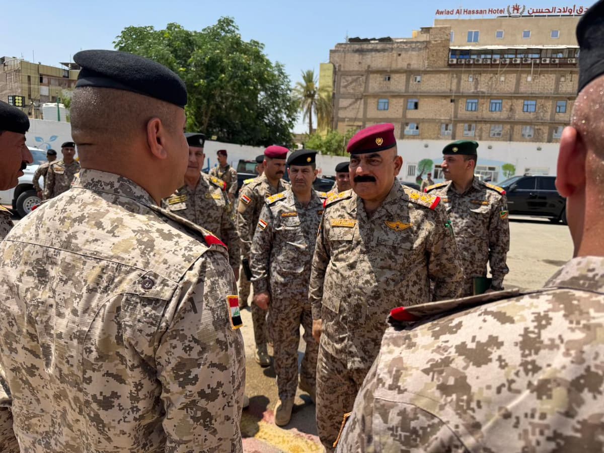 الجيش العراقي يعزز المراقبة التقنية.. معاون رئيس الأركان يتفقد منظومات الرادار وجاهزية عمليات كربلاء