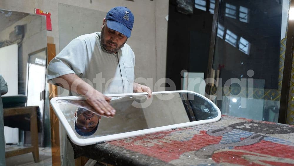 صناعة مرآة زجاجية 