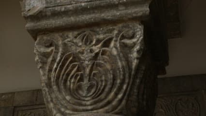 بيت التراث , اعمده