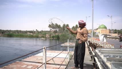 صياد سمك , رمي سنارة الصيد