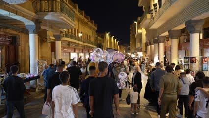 شارع المتنبي , زوار ,حياة يومية 