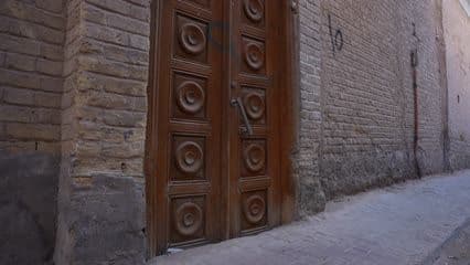 سوق الحويش, باب أثري