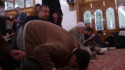 مسجد الكوفه , الصلاه