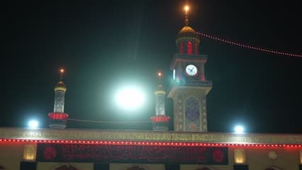 مسجد الكوفه , في الليل