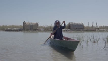 قارب , رجل كبير في السن , اهوار الجبايش