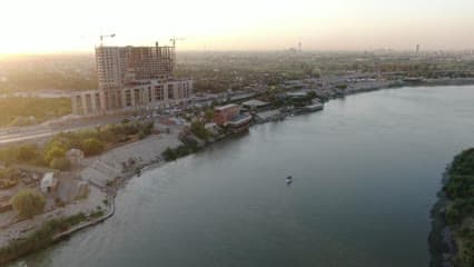 فندق قلب العالم , مراحل الانشاء والاعمار