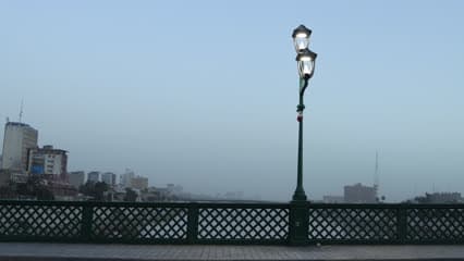 جسر الشهداء , مشهد ليلي سينمائي