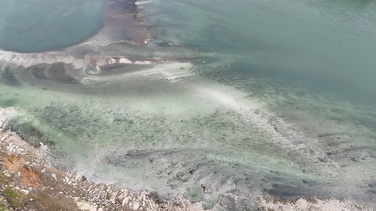 عـيـن سحريـة تتدفق من تحت السور الايمن لمدينة الموصل على ضفاف نهر دجلة