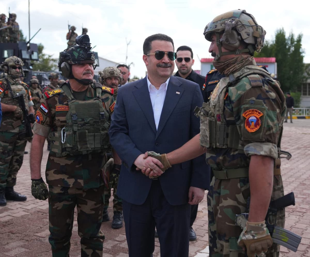 رئيس الوزراء محمد شياع السوداني يجري زيارة إلى مقر لواء القوات الخاصة 62