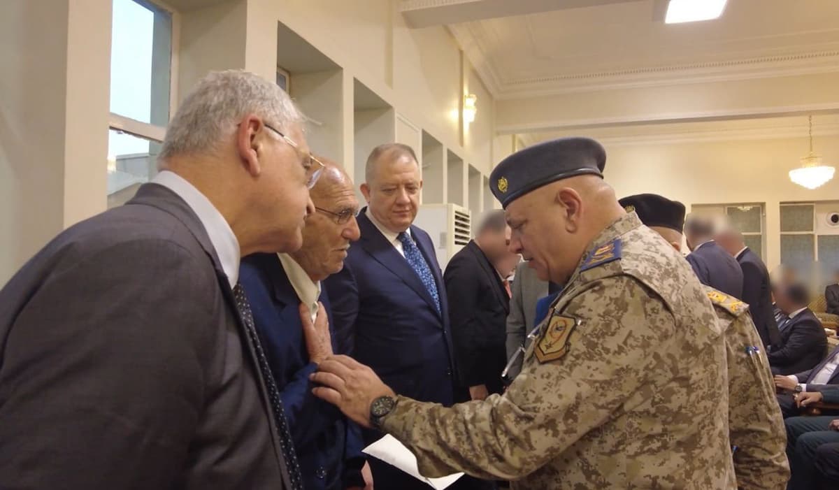 رئيس اللجنة الحكومية يقدّم واجب العزاء لعائلة الشهيد سرمد طيب نوري