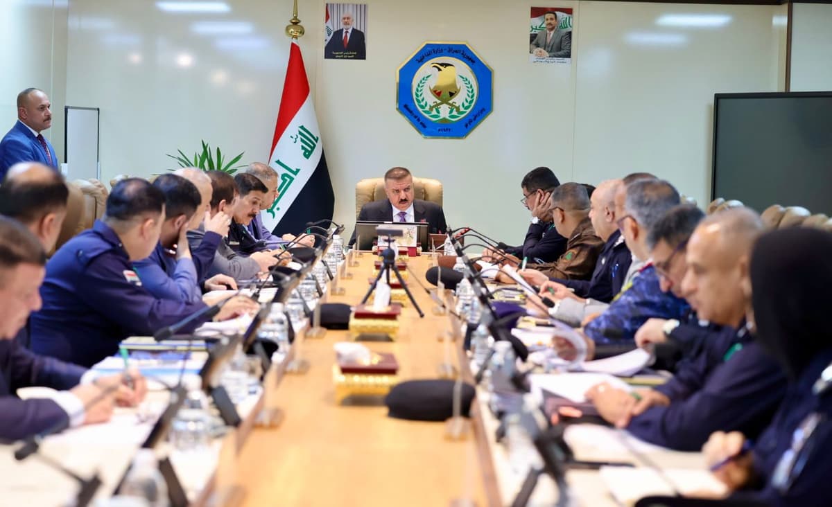 Abdul Amir Al-Shammari chairs Advisory Board meeting to discuss enhancing security and service performance and developing the Ministry’s formations