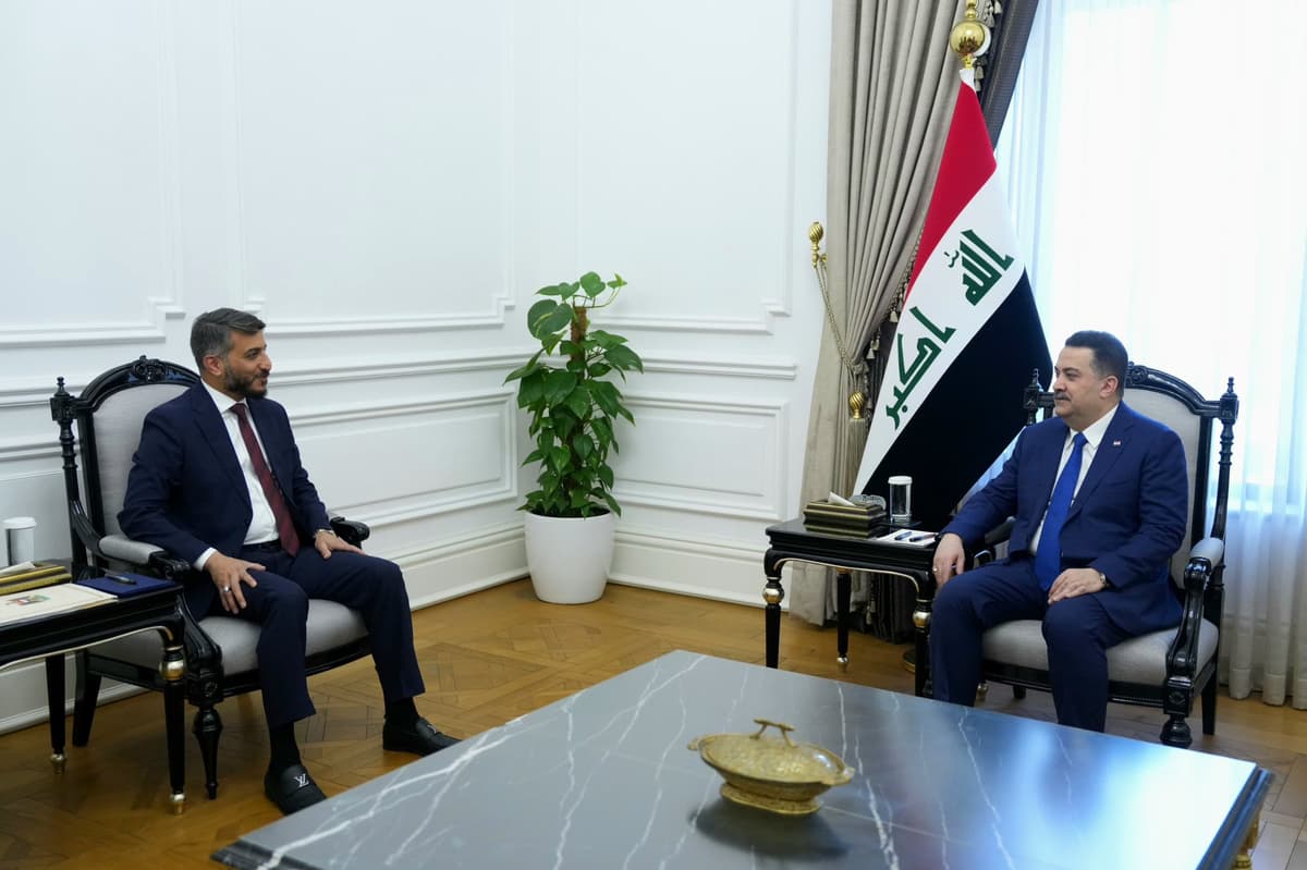 Prime Minister Mohammed Shia' Al-Sudani receives Najaf Governor Yusuf Makki Kanawi