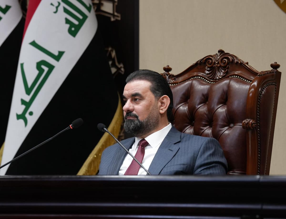 الحلبوسي يبارك لِـيونس محمود رئاسة اتحاد الكرة ويؤكد دعم البرلمان لتطوير الرياضة العراقية ورفع اسم العراق في المحافل الدولية